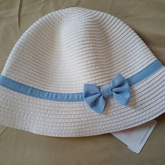 NWT Size 2T-3 Janie and Jack Cloche Hat with Blue Ribbon - Picture 1 of 5